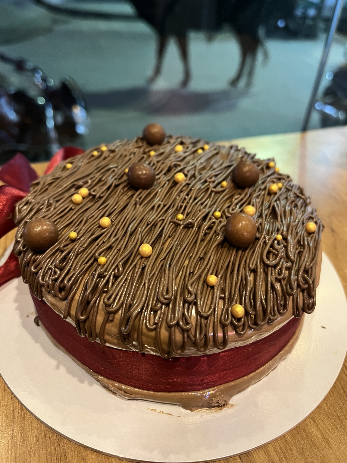 Custom chocolate cake by HR FOODS
